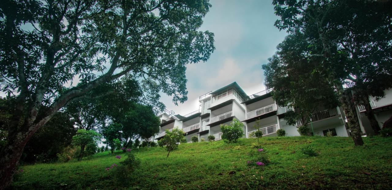 蒙纳湖景度假村 外观 照片